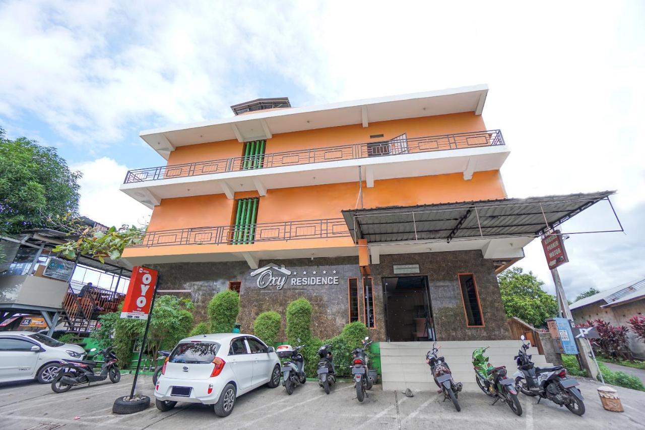 Hotel Super Oyo 2639 Oxy Townhouse Manado Exterior foto