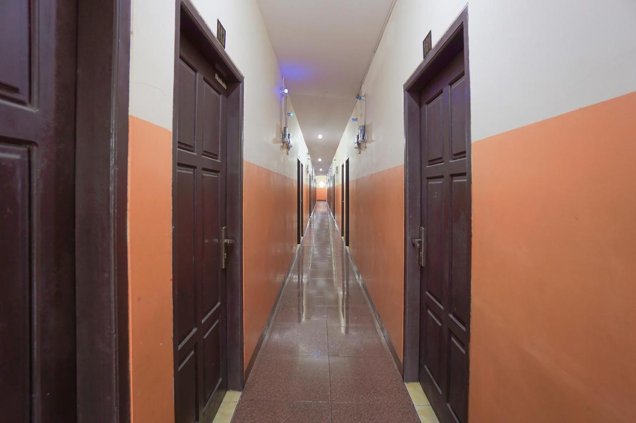 Hotel Super Oyo 2639 Oxy Townhouse Manado Exterior foto